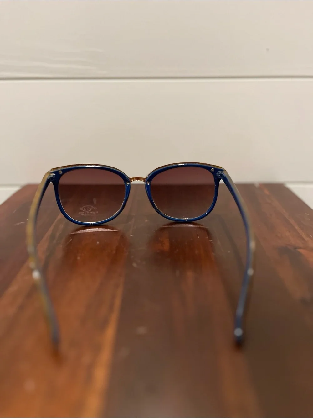 Oscar de la Renta Tortoiseshell Sunglasses Brown Gradient UV